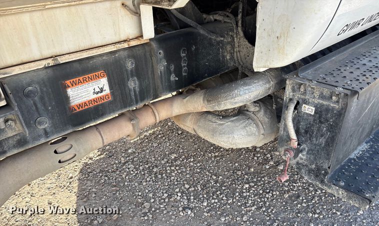 image for item YA1838 2023 Ford F750 Super Duty water truck