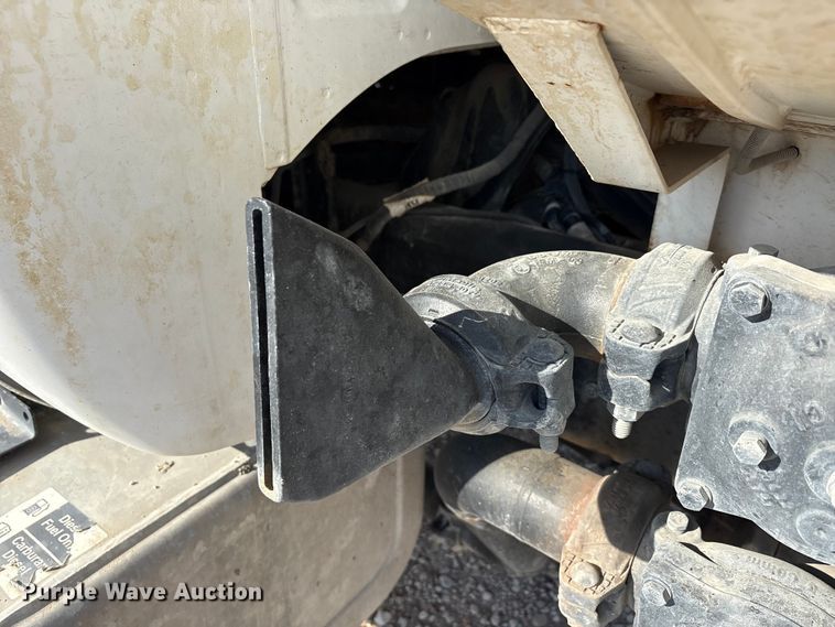 image for item YA1838 2023 Ford F750 Super Duty water truck