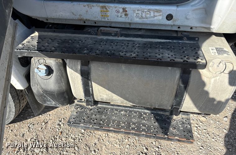 image for item YA1838 2023 Ford F750 Super Duty water truck