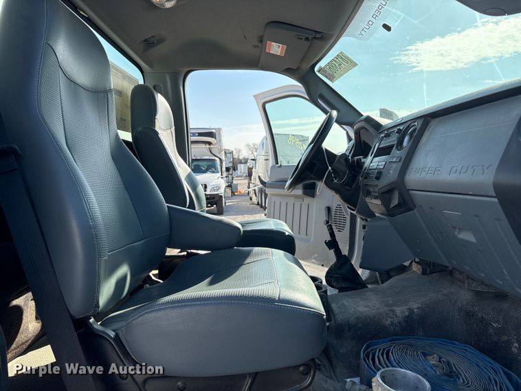 image for item YA1838 2023 Ford F750 Super Duty water truck