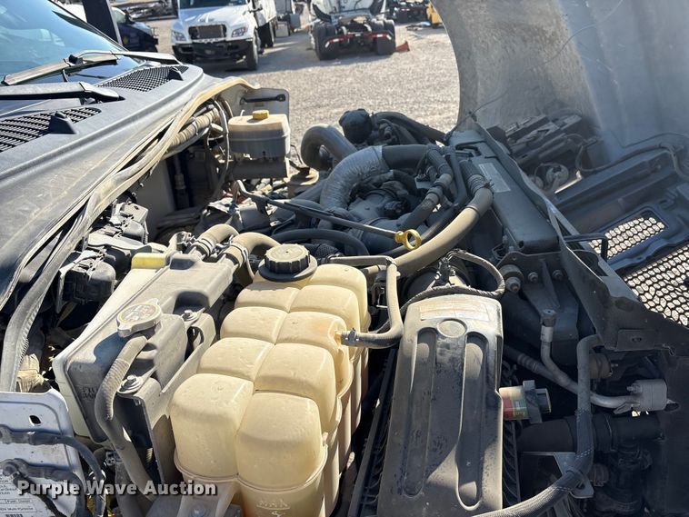 image for item YA1838 2023 Ford F750 Super Duty water truck