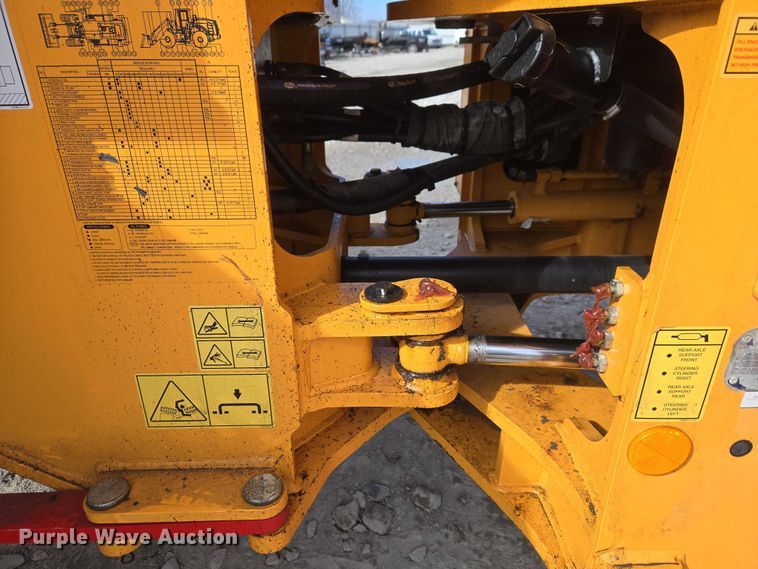 image for item YA1847 Hyundai HL940A TM high lift wheel loader