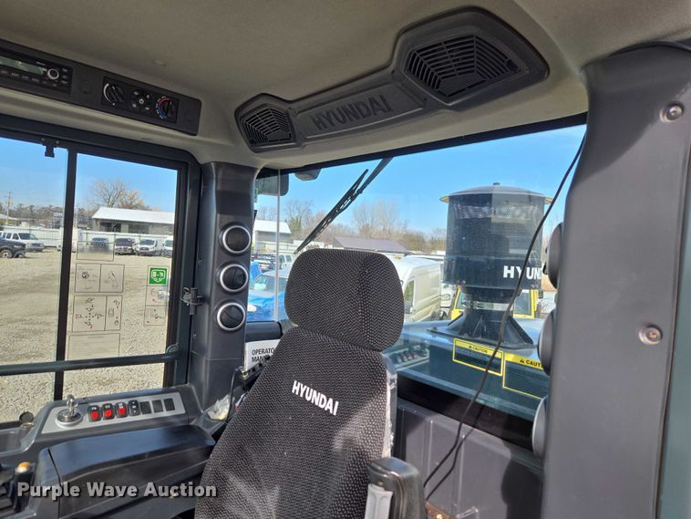 image for item YA1847 Hyundai HL940A TM high lift wheel loader