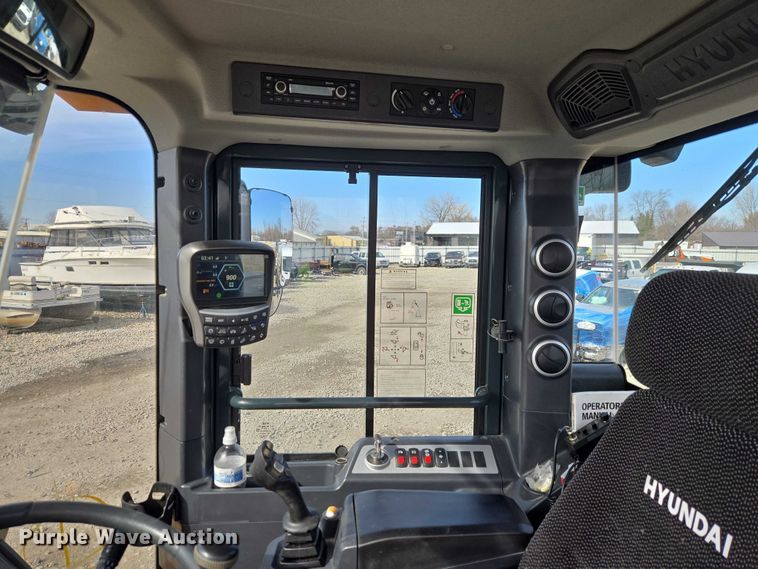 image for item YA1847 Hyundai HL940A TM high lift wheel loader