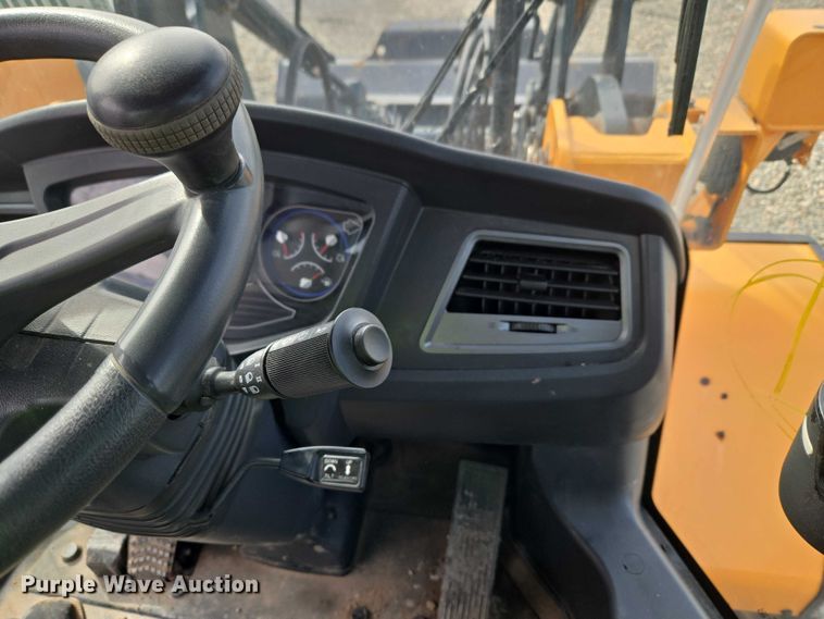 image for item YA1847 Hyundai HL940A TM high lift wheel loader