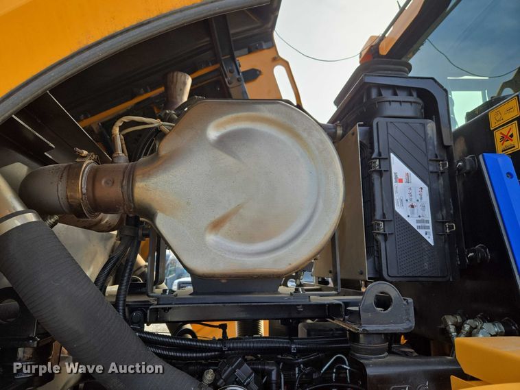 image for item YA1847 Hyundai HL940A TM high lift wheel loader