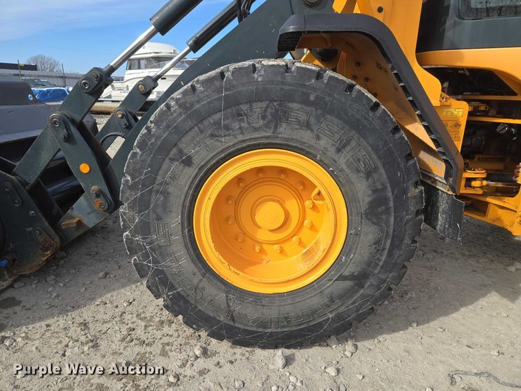 image for item YA1847 Hyundai HL940A TM high lift wheel loader
