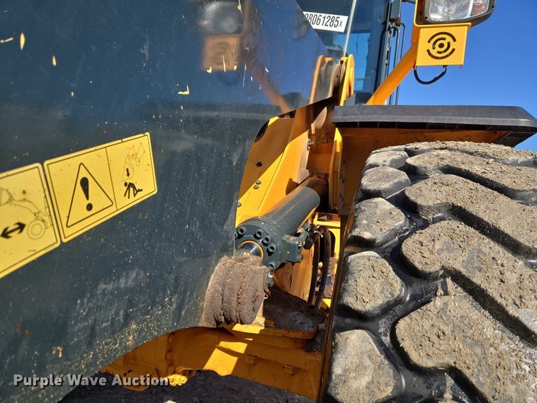 image for item YA1848 Hyundai HL940A XT high lift wheel loader