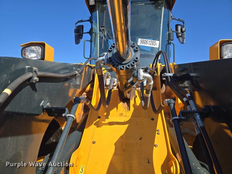 image for item YA1848 Hyundai HL940A XT high lift wheel loader