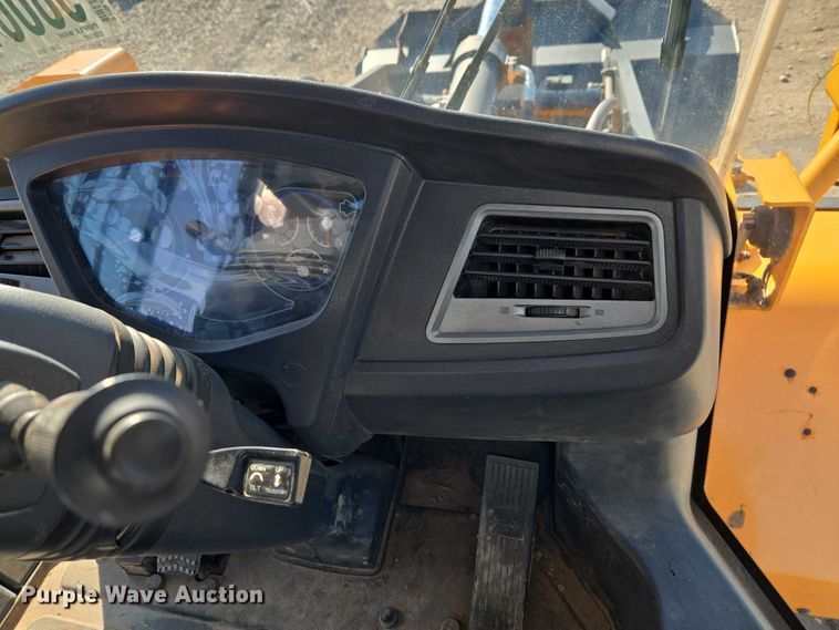 image for item YA1848 Hyundai HL940A XT high lift wheel loader