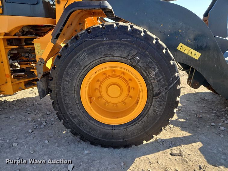 image for item YA1848 Hyundai HL940A XT high lift wheel loader
