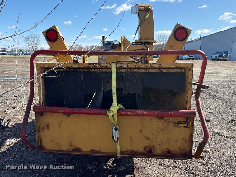 image for item YA1924 2014 Morbark wood chipper