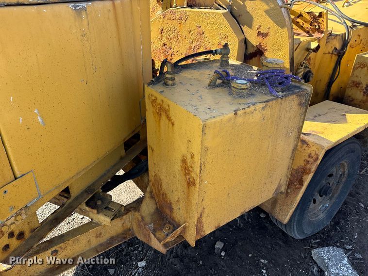 image for item YA1924 2014 Morbark wood chipper