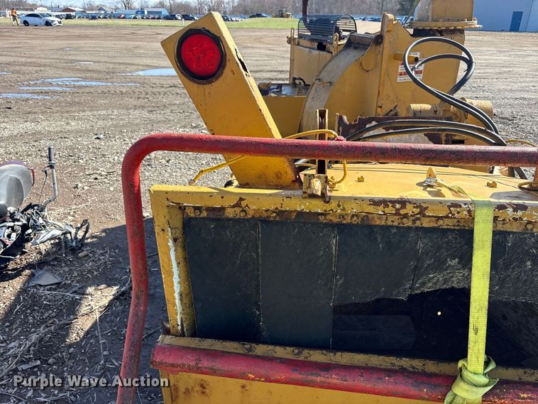 image for item YA1924 2014 Morbark wood chipper