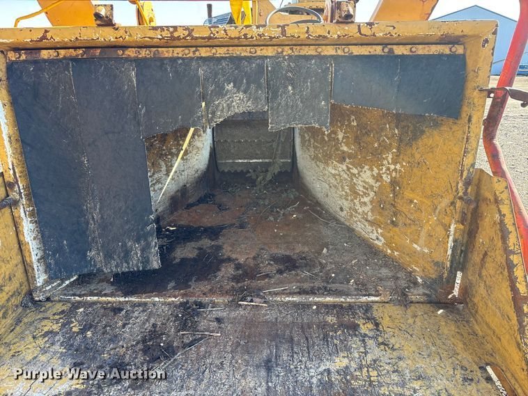 image for item YA1924 2014 Morbark wood chipper