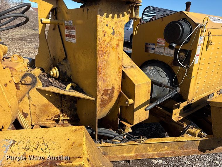 image for item YA1924 2014 Morbark wood chipper