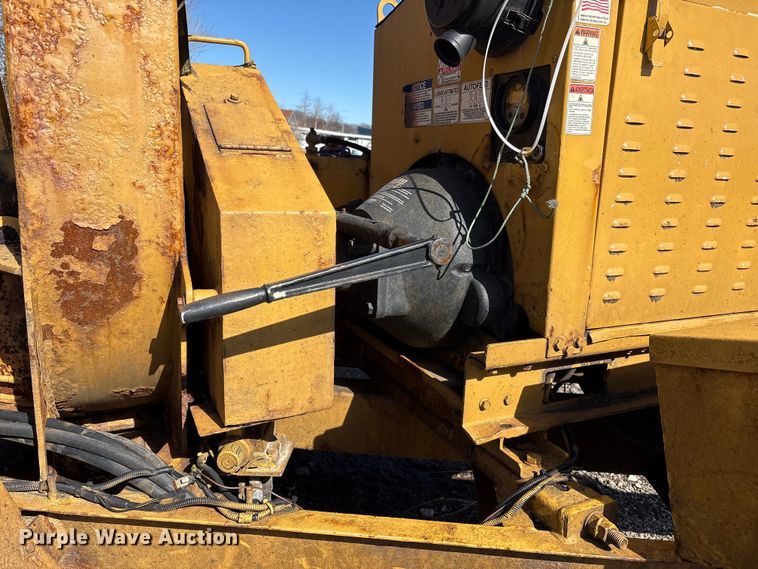 image for item YA1924 2014 Morbark wood chipper