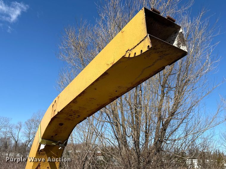 image for item YA1924 2014 Morbark wood chipper