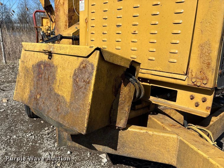 image for item YA1924 2014 Morbark wood chipper