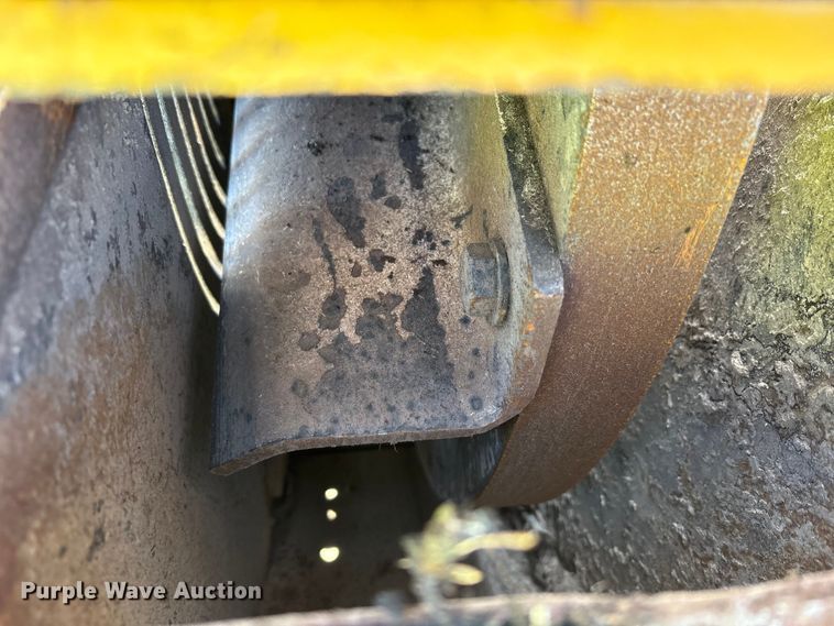 image for item YA1924 2014 Morbark wood chipper