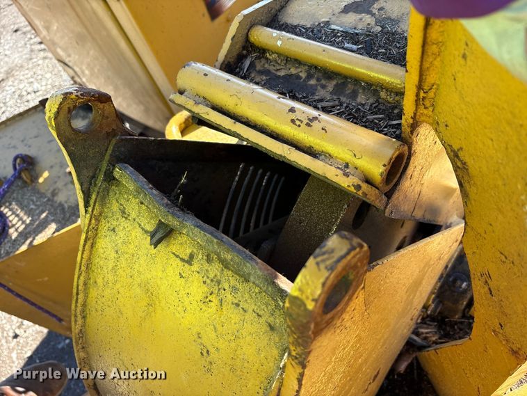 image for item YA1924 2014 Morbark wood chipper