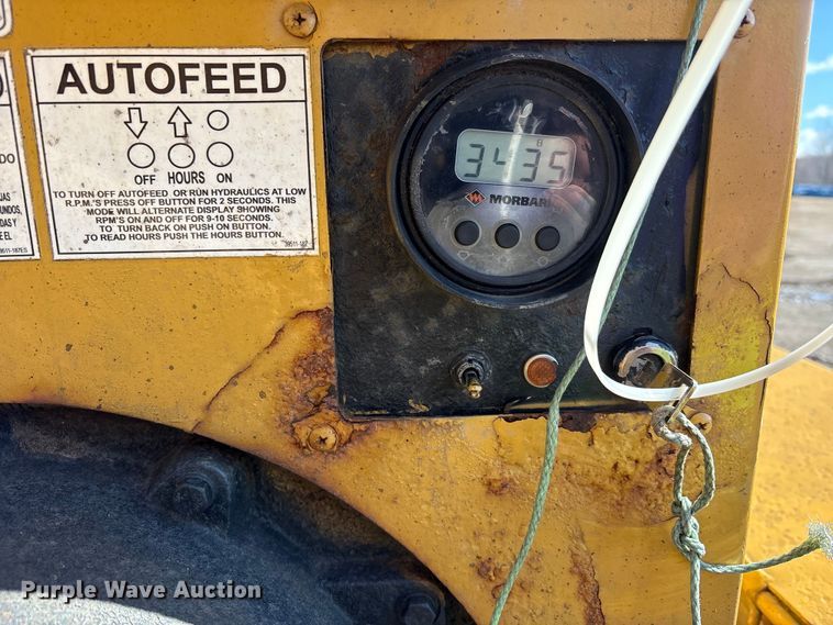 image for item YA1924 2014 Morbark wood chipper