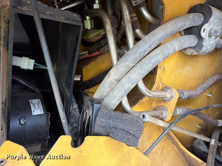 image for item YA1959 2024 Caterpillar 289D3 tracked skid steer loader