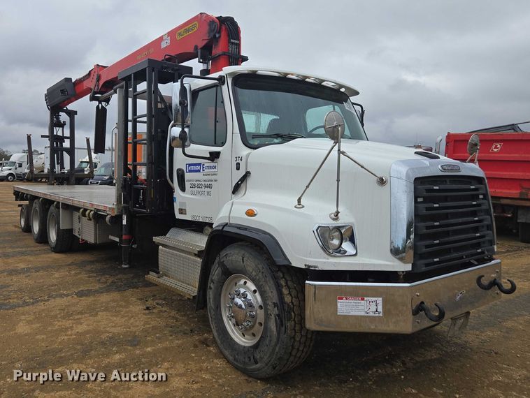 image for item YA2190 2020 Freightliner 114SD crane truck