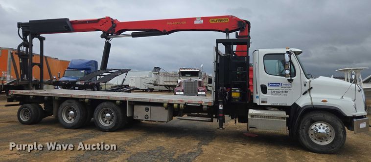 image for item YA2190 2020 Freightliner 114SD crane truck