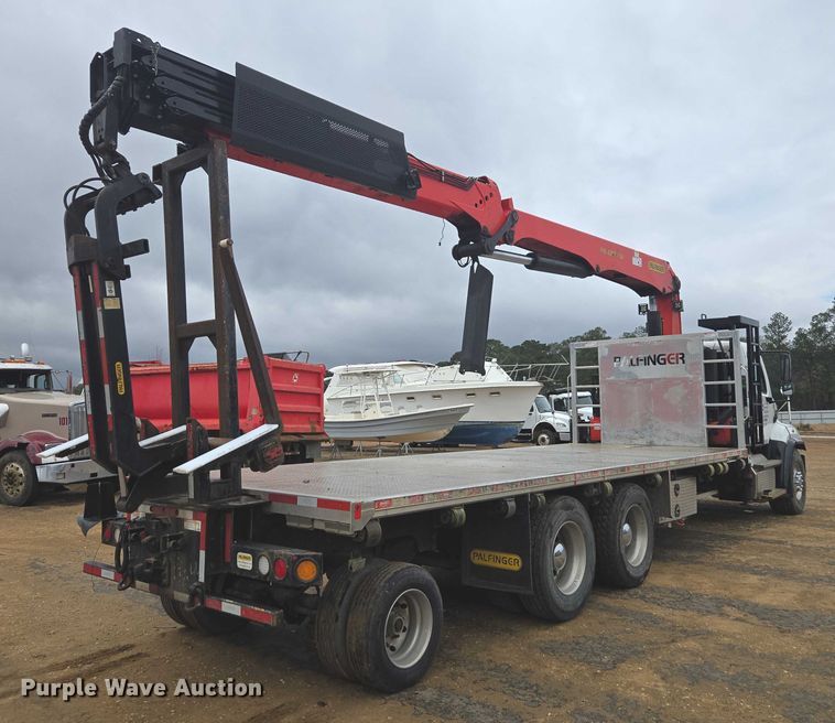 image for item YA2190 2020 Freightliner 114SD crane truck