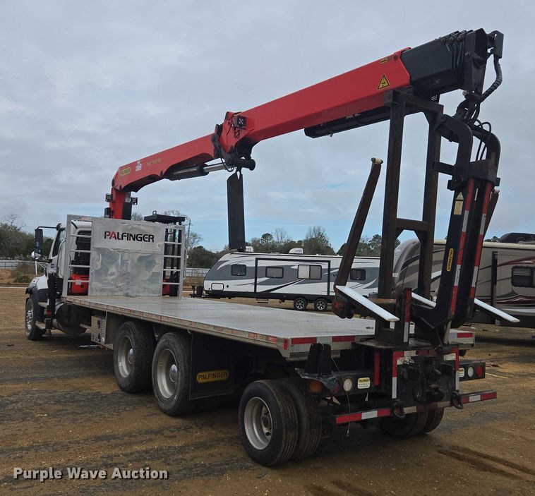 image for item YA2190 2020 Freightliner 114SD crane truck