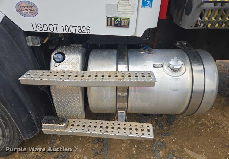 image for item YA2190 2020 Freightliner 114SD crane truck