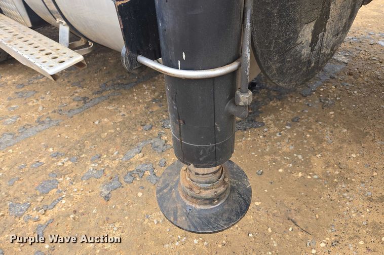 image for item YA2190 2020 Freightliner 114SD crane truck