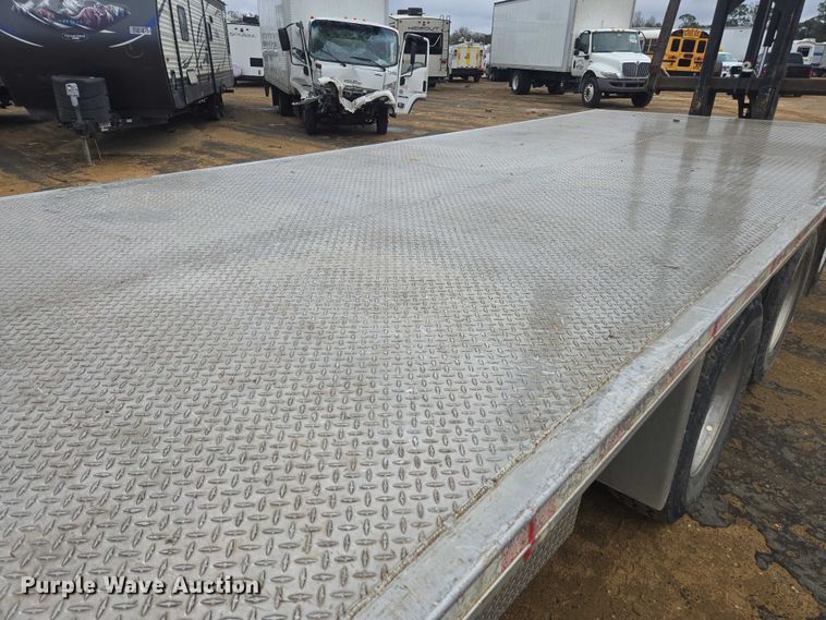 image for item YA2190 2020 Freightliner 114SD crane truck