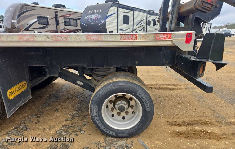 image for item YA2190 2020 Freightliner 114SD crane truck