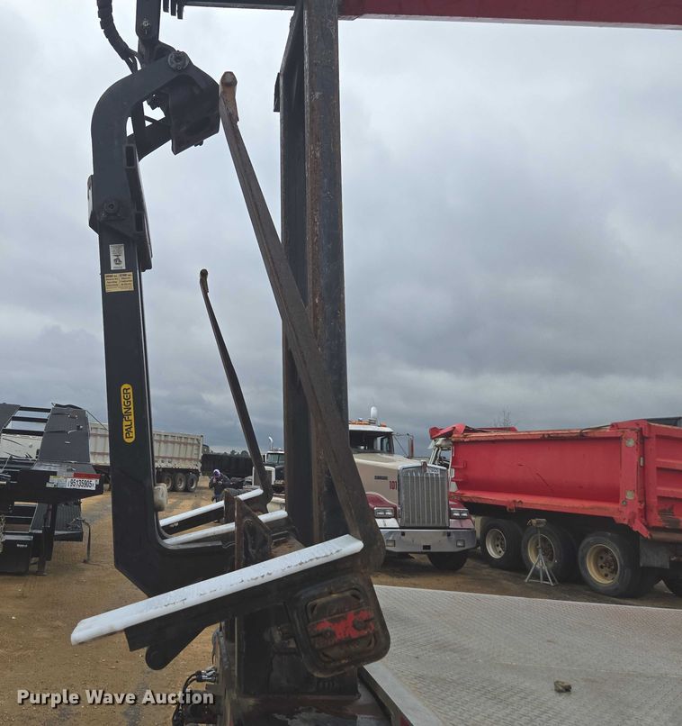 image for item YA2190 2020 Freightliner 114SD crane truck
