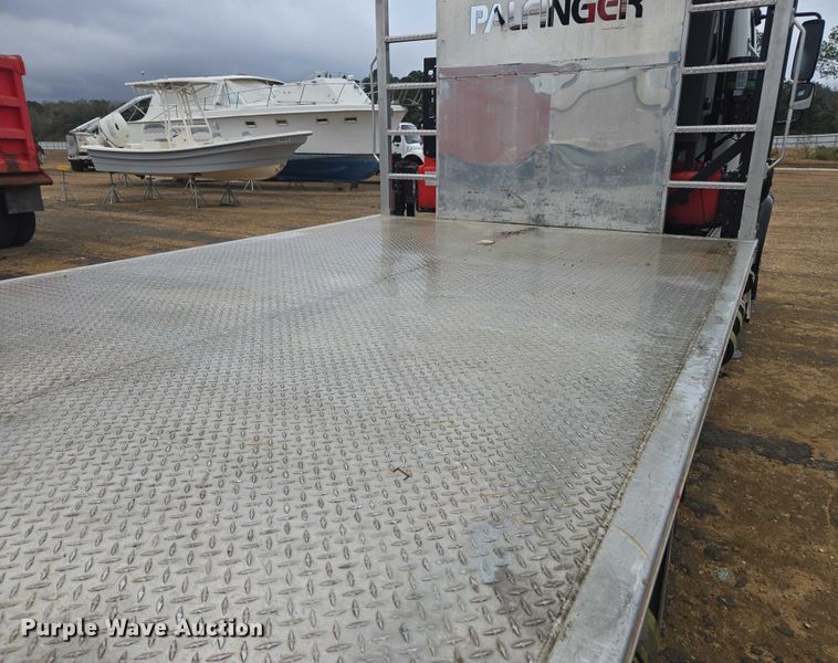 image for item YA2190 2020 Freightliner 114SD crane truck