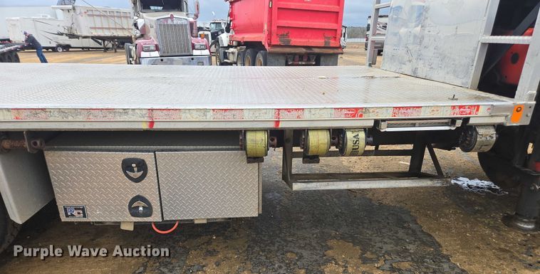 image for item YA2190 2020 Freightliner 114SD crane truck