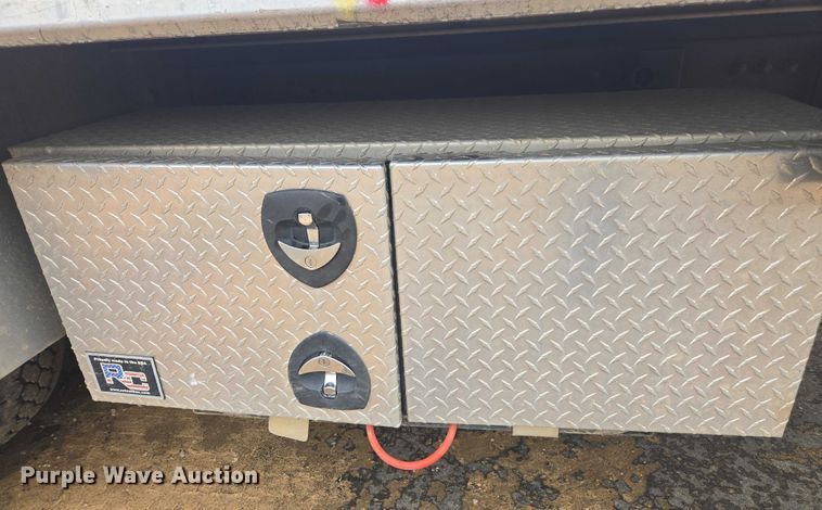 image for item YA2190 2020 Freightliner 114SD crane truck