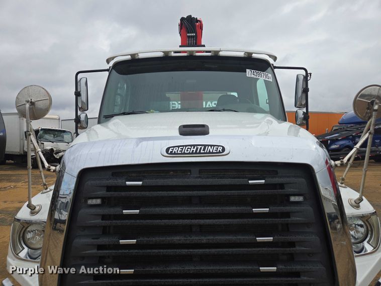image for item YA2190 2020 Freightliner 114SD crane truck
