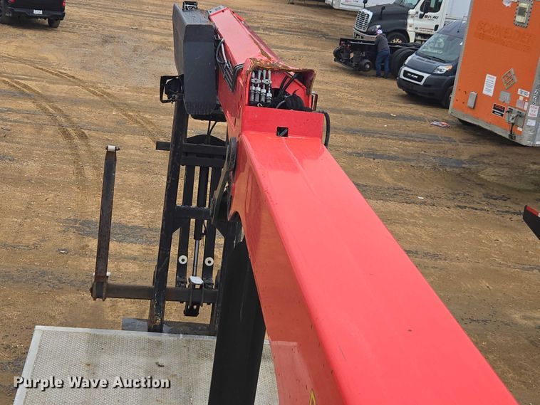 image for item YA2190 2020 Freightliner 114SD crane truck