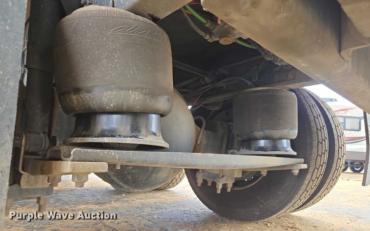 image for item YA2190 2020 Freightliner 114SD crane truck