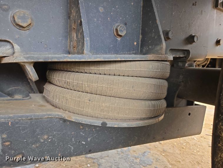 image for item YA2190 2020 Freightliner 114SD crane truck