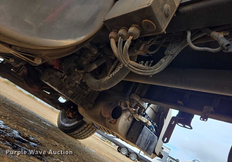 image for item YA2190 2020 Freightliner 114SD crane truck