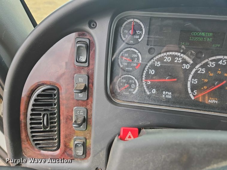 image for item YA2190 2020 Freightliner 114SD crane truck