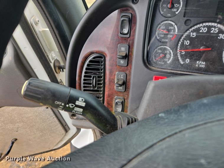 image for item YA2190 2020 Freightliner 114SD crane truck