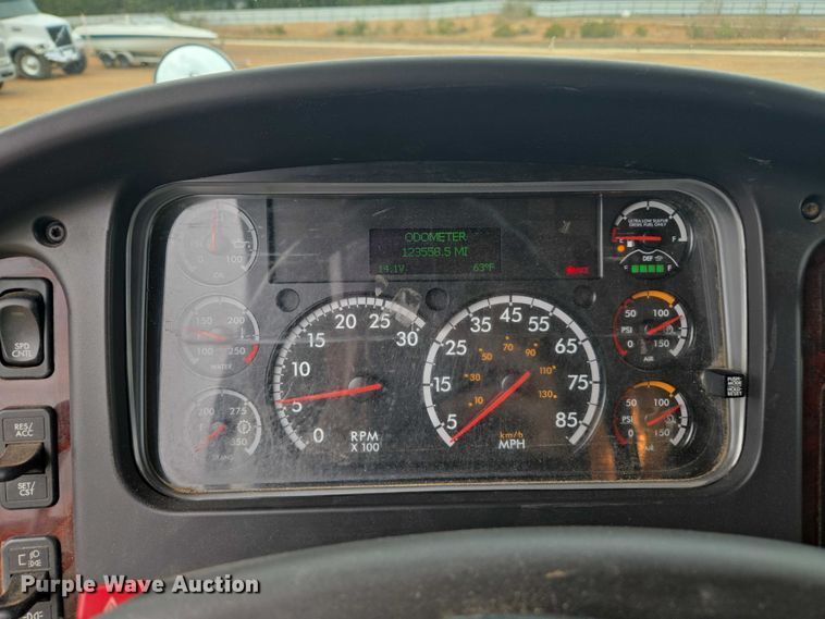 image for item YA2190 2020 Freightliner 114SD crane truck