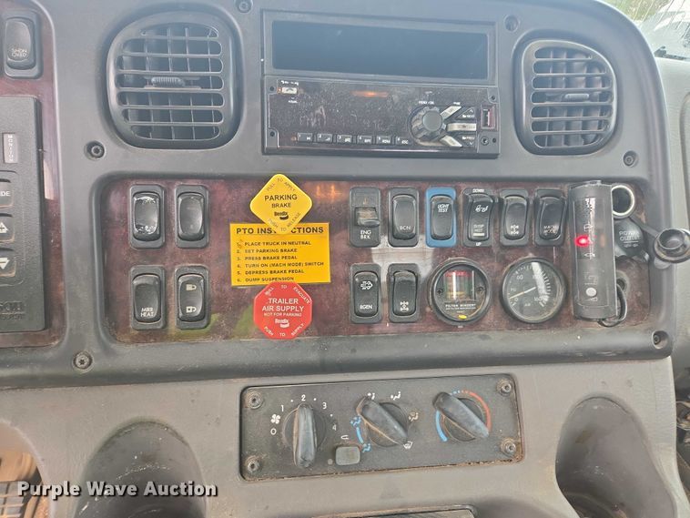 image for item YA2190 2020 Freightliner 114SD crane truck