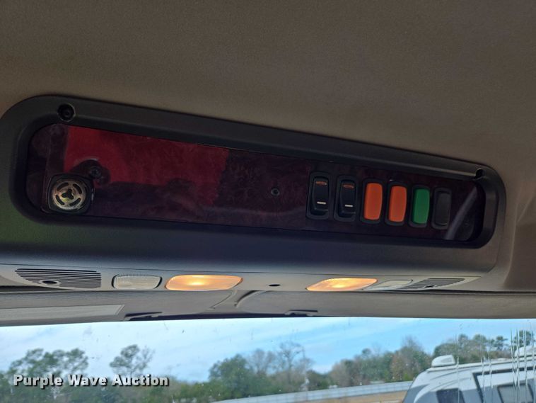 image for item YA2190 2020 Freightliner 114SD crane truck