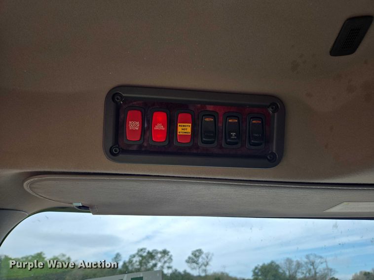 image for item YA2190 2020 Freightliner 114SD crane truck